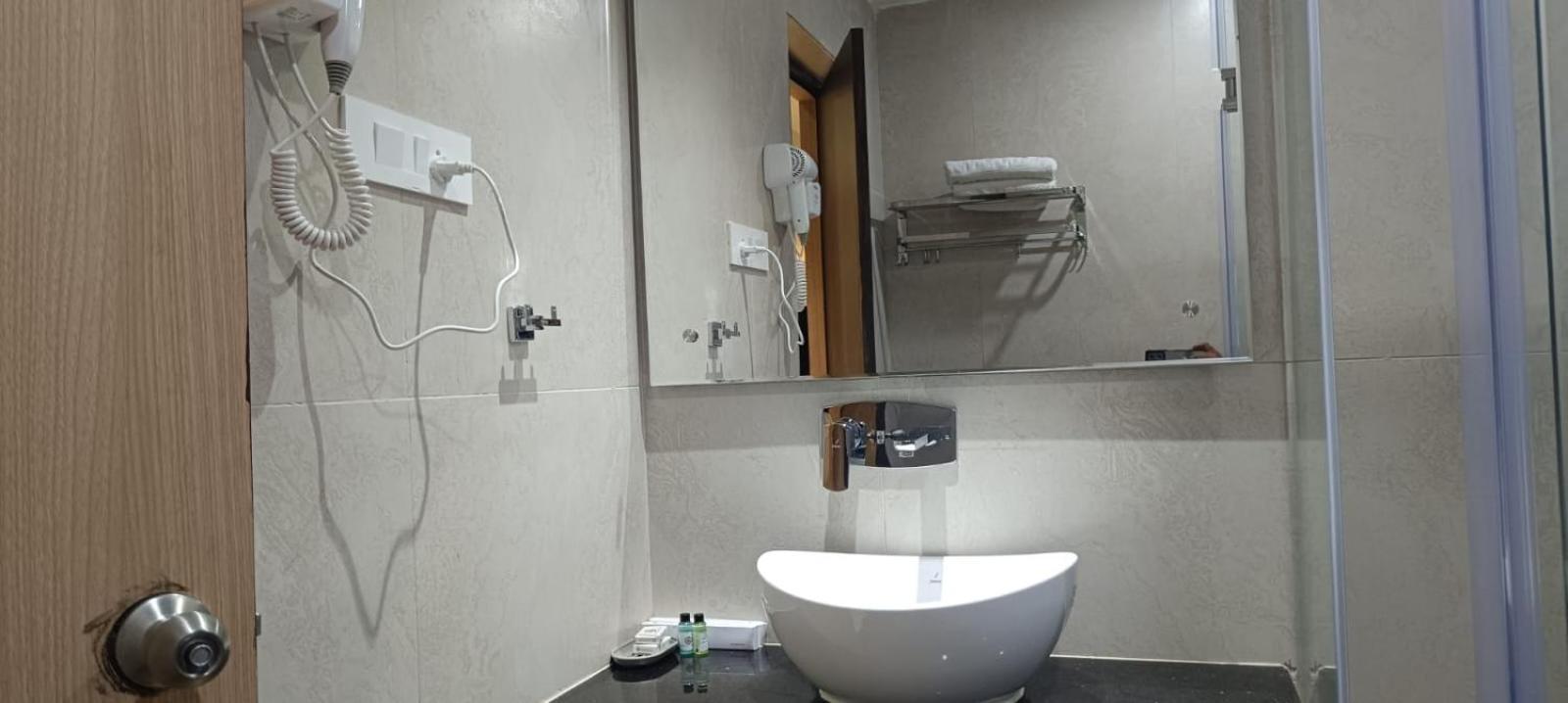 Hotel Lee Garden Near To Blue Flag Beach 500 Mtrs Puri Exterior photo